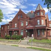 The Vineyard Mansion & Carriage House