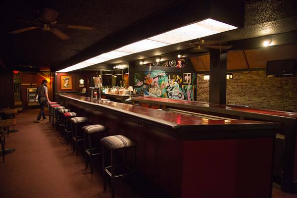 Lucky Boys Bar
