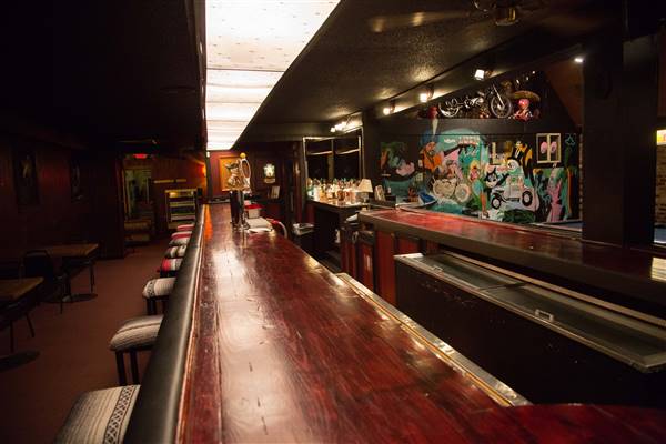 Lucky Boys Bar